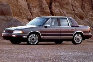 300px-1990-94-Chrysler-LeBaron-Sedan-90101221990505.jpg