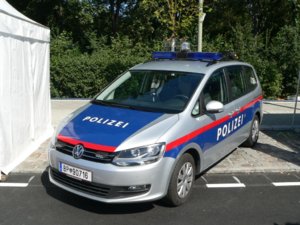 polizei-oesterreich-vw-sharan-60046.jpg