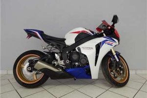 honda-cbr-1000rr-fireblade-2009-id-29879319-type-main.jpg