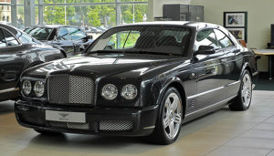 800px-Bentley_Brooklands__Frontansicht_10_August_2011_Dsseldorf.jpg