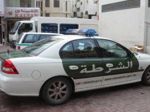 2004-2006_Chevrolet_Lumina_(Dubai_Police_Force)_01.jpg