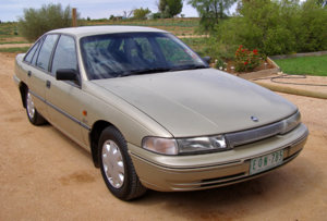 1992_Holden_Commodore_VP_Executive_2007-02-24_01.jpg
