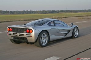 McLaren-F1-Driving-640x426.jpg