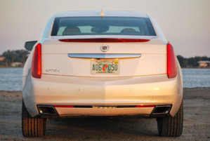 2013+Cadillac+XTS+rear+view.jpg