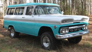 chevrolet-suburban-1961-8.jpg