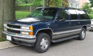 chevrolet-suburban-gmt400-1992-images-272784.jpg