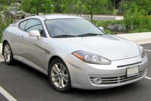 1280px-2007-2008_Hyundai_Tiburon_--_05-02-2012_2.JPG