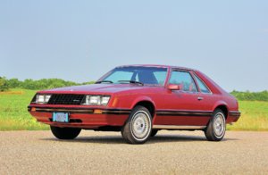 1979-ford-mustang-ghia-the-luxury-fox-front-side-view.jpg