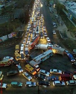 car-humor-joke-funny-traffic-checkmate-jam-rush-hour.jpg
