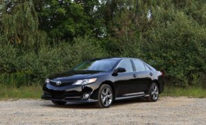 2012-toyota-camry-se-v-6-photo-423297-s-986x603.jpg
