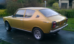 1976datsun100acherrye104.jpg