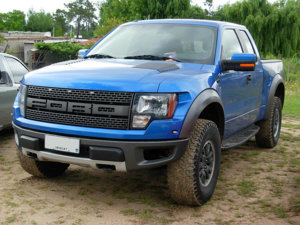 Ford_F-150_Raptor_SVT.jpg