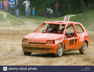 banger-racing-car-smallfield-raceway-surrey-stock-cars-B5H54R.jpg