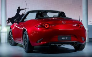 allnewmx5_unveiling_mazdaspace_exterior_06_jpg300.jpg