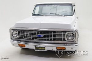 custom-chevy-c10-350-v8-pickup-truck-auto-white-blue-1970-1972-2.jpg