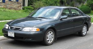 800px-00-02_Mazda_626.jpg