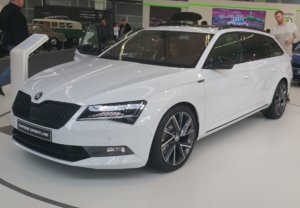 Skoda-Superb-CombiSportlineZagreb20161.jpg