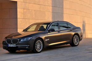 2014-bmw-7-series_100443126_m.jpg