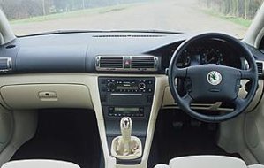 2005016_skoda_superb_interior.jpg