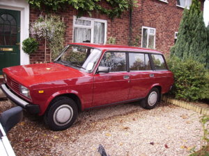 1024px-Lada_Riva_1500_Estate_in_Evesham.JPG