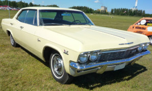 1965_Chevrolet_Impala_Caprice.jpg