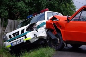 aaaa-police-car-vs-and-scaronkod.jpg