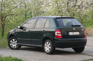 1280px-Skoda_Fabia_HTP_Heck_Bj_2007_2009-04-13_r.jpg
