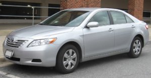 Toyota_Camry_LE.jpg