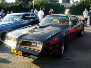 Pontiac_Trans_Am_(2nd_gen)_black1_jaslo.jpg