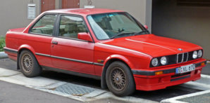 1990-1991_BMW_318is_(E30)_2-door_sedan_02.jpg