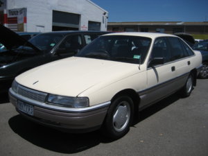 Holden_Calais_VN_Sedan.jpg