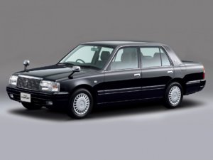 toyota_crown_comfort_3.jpg