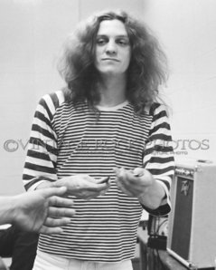 L_Skynyrd_-_Allen_Collins__76_Clev_20_(3).jpg