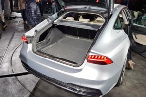 2018-Audi-A7-Sportback-bonnent.jpg
