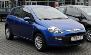 Fiat_Punto_Evo_14_8V_StartStopp_Dynamic_Facelift__Frontansicht_3_Juli_2011_Essen.jpg