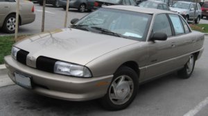 Oldsmobile_Achieva_sedan.jpg