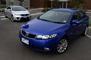 kia-cerato_blue_12.jpg
