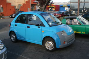 NEV-iT-BlueSedan-RFQ0254.JPG