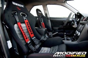 modp_0808_09+2005_subaru_impreza_wrx_sti+interior.jpg
