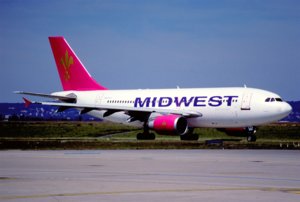 146aw_-_Midwest_Airlines_Airbus_A310-304_SU-MWAORY12082001_-_Flickr_-_Aero_Icarus.jpg