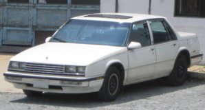 1986_Buick_LeSabre_sedan_1_--_06-05-2010.jpg