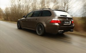 G-Power-BMW-M5-E61-Touring-widescreen-02.jpg