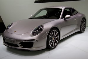 Porsche_911_Carrera_2011_Tokyo_Motor_Show.jpg
