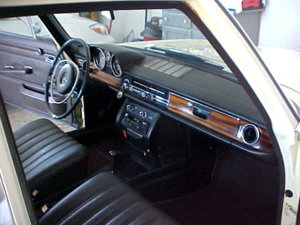 mercedes-benz-250_interior_3.jpg