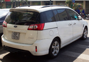 White_Ford_i-Max_rear.jpg