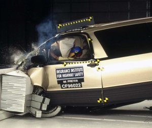 toyotapreviacrashtest.jpg
