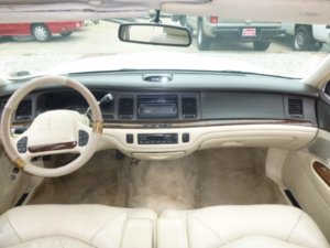 1996-lincoln-town-car-9.jpg