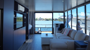 Houseboat.jpg