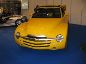 Chevrolet_SSR_V8_6.0I_Roadster_Pick_Up_2.jpg