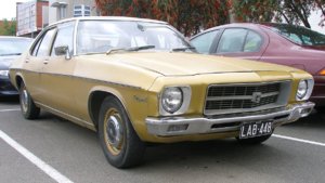 1971-1974_Holden_HQ_Kingswood_sedan_01.jpg